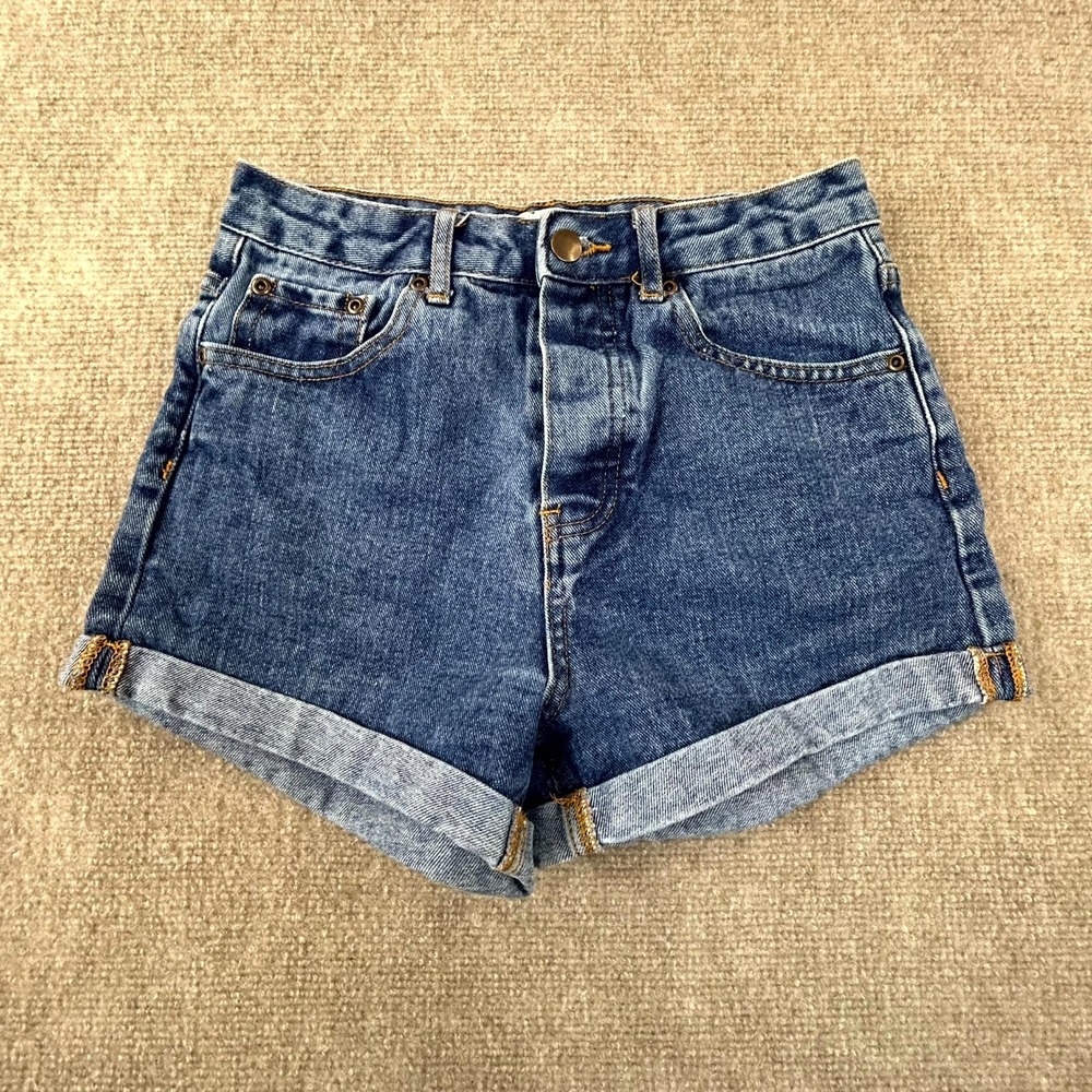 Forever 21 Bermuda Shorts Womens 24 Blue Denim Cuffed Hem Medium Wash Casual